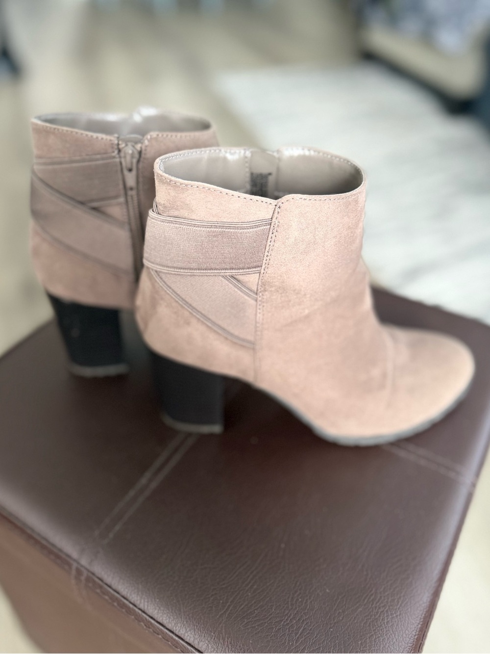 Women’s Ankle Boots in neutral tan Suede